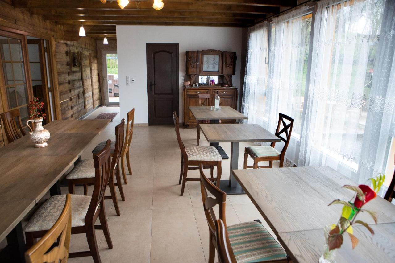 Casa Cu Magnolii Hotel Poienile Izei Bagian luar foto