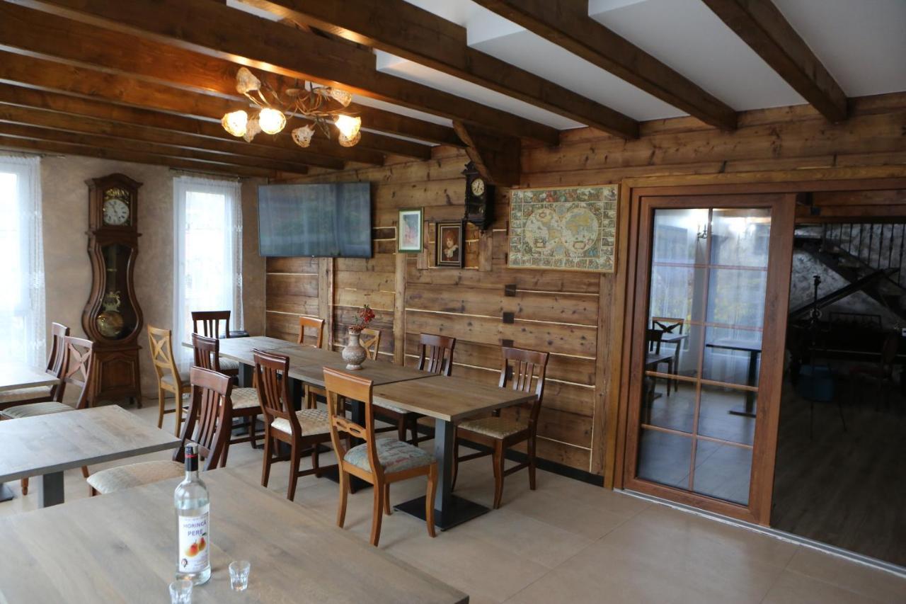 Casa Cu Magnolii Hotel Poienile Izei Bagian luar foto
