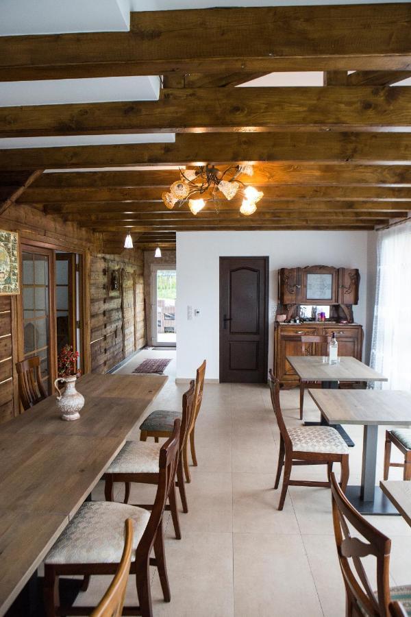 Casa Cu Magnolii Hotel Poienile Izei Bagian luar foto