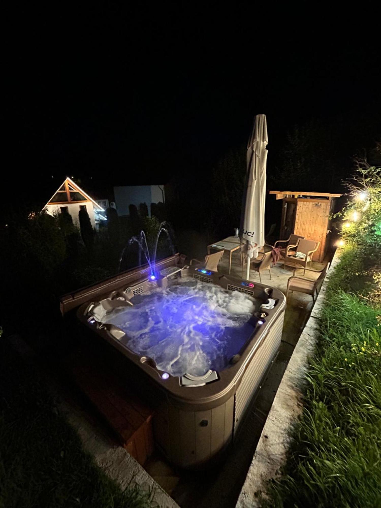 Casa Cu Magnolii Hotel Poienile Izei Bagian luar foto